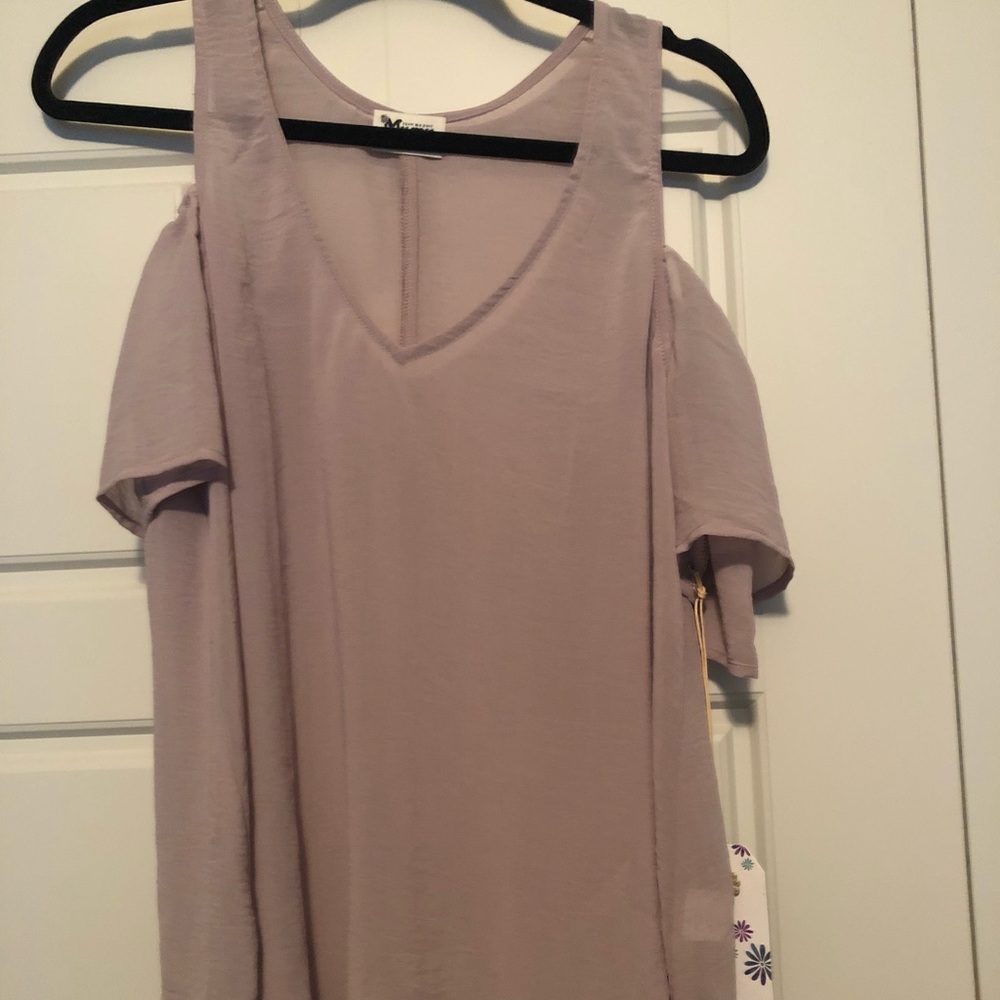 Show me your MuMu cold shoulder top